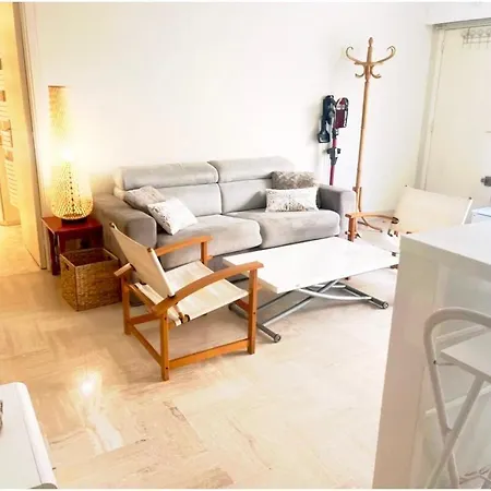 Rare In Cannes, Quiet For 4 People, Garden, Parking Appartement Cannes